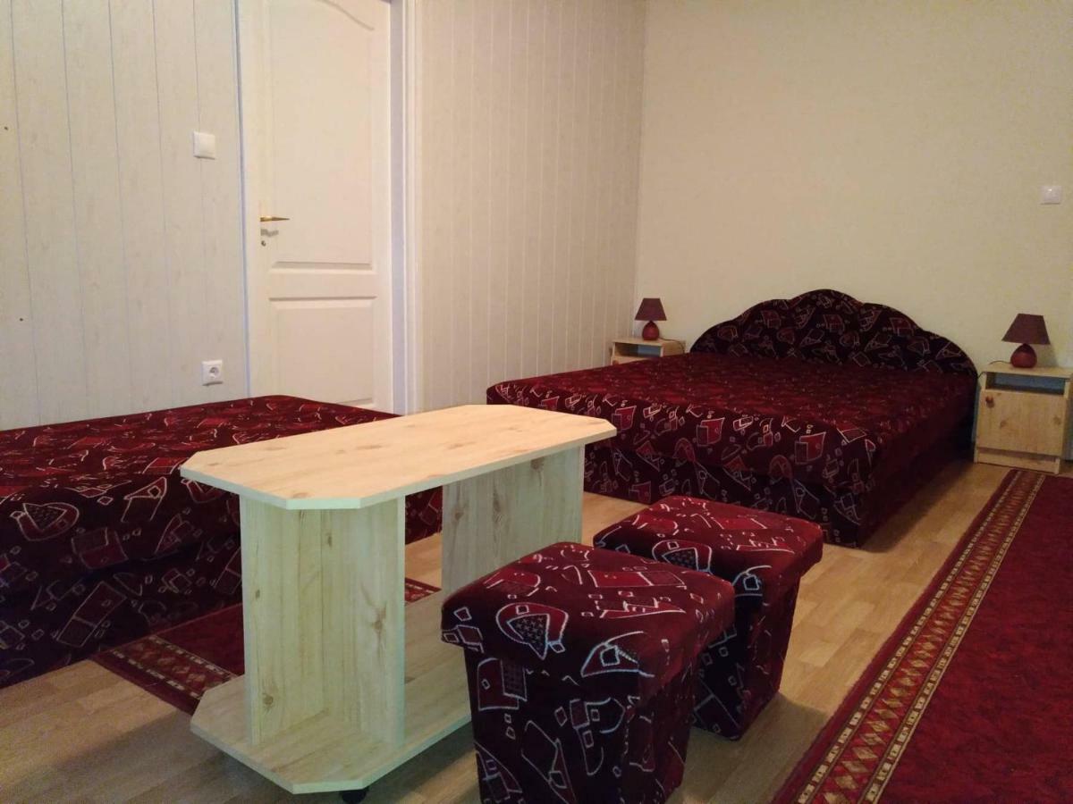 Апартаменти Nora Apartman Балатонфюзфе Екстер'єр фото