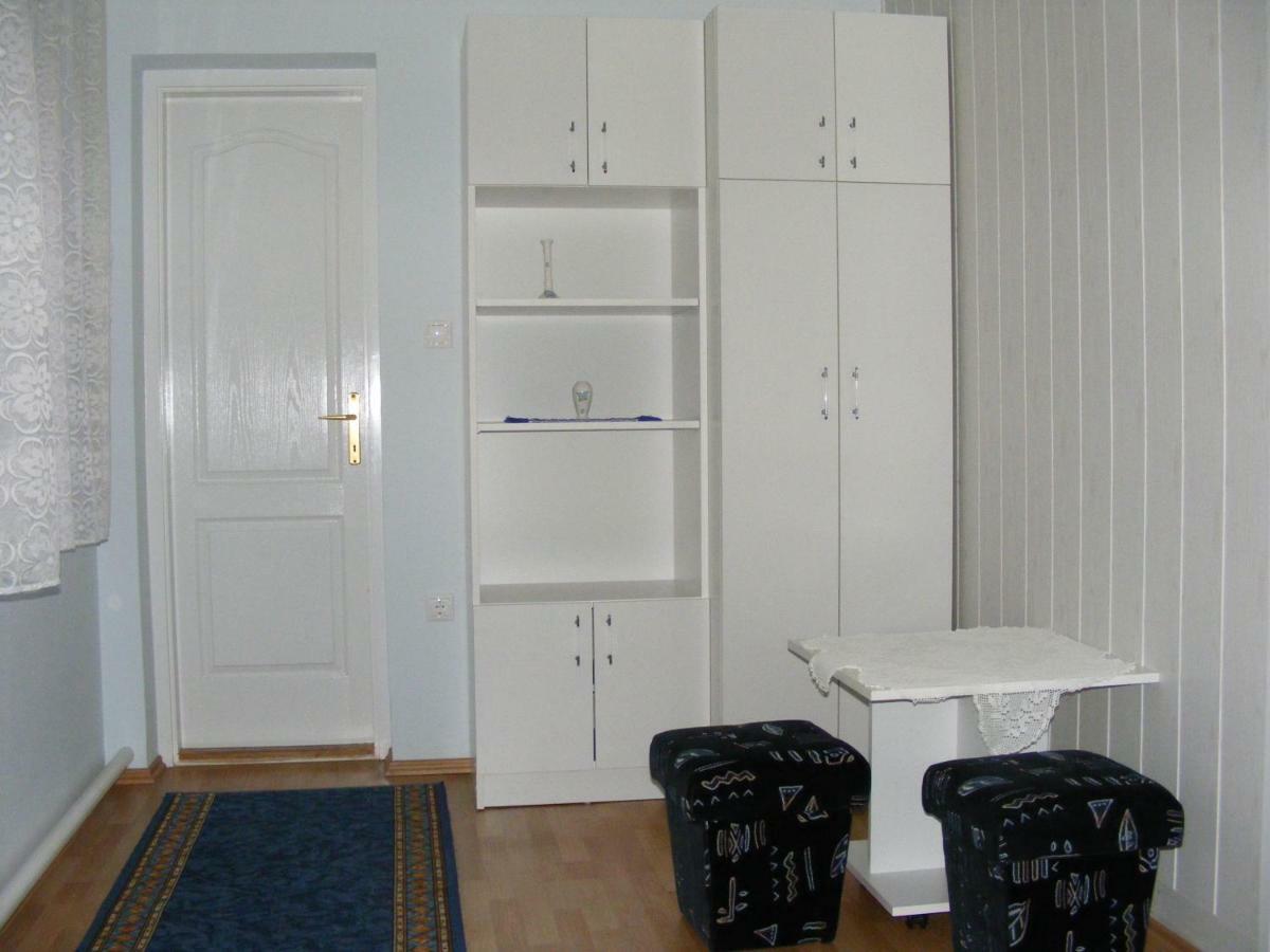 Апартаменти Nora Apartman Балатонфюзфе Екстер'єр фото