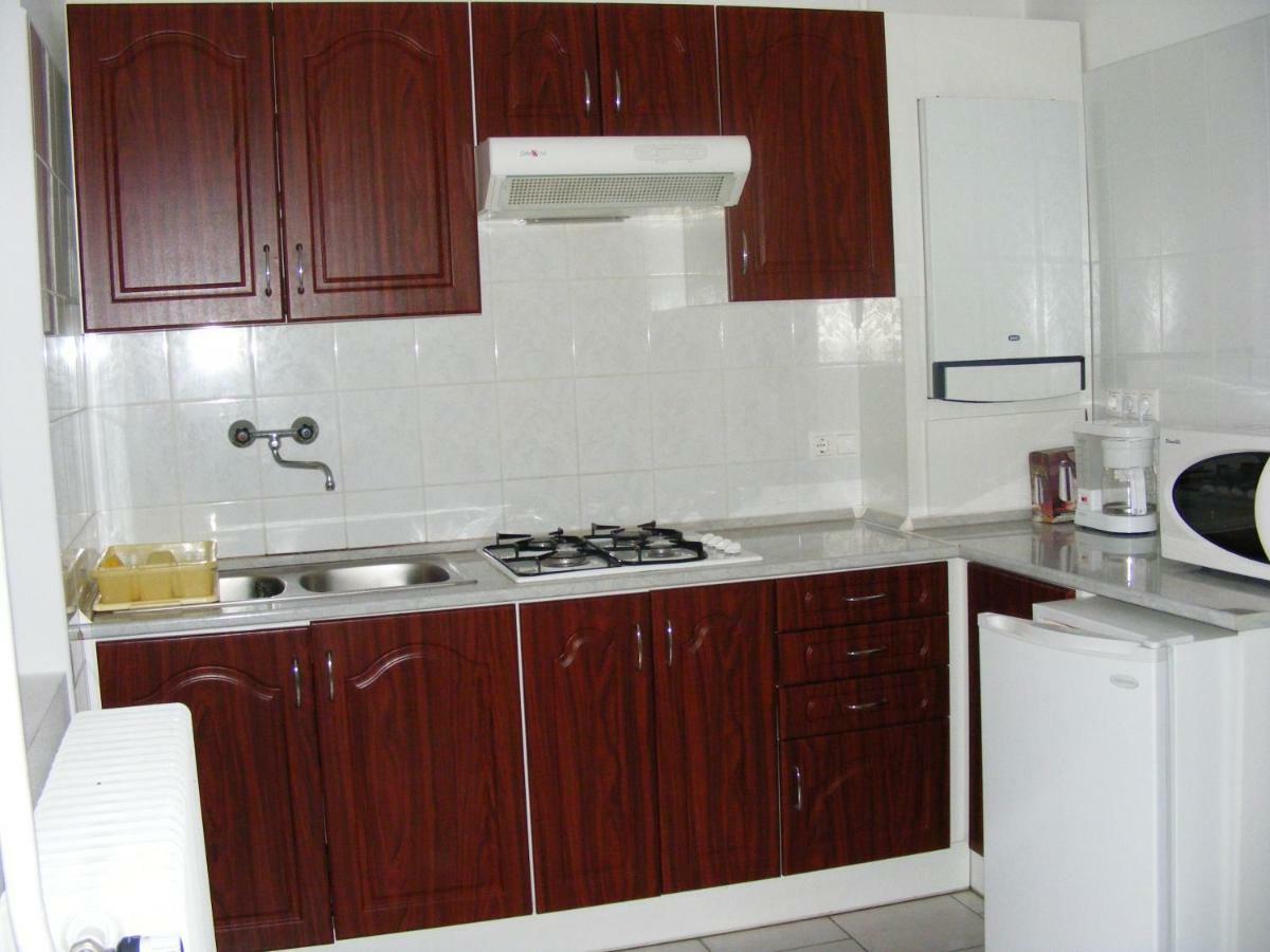Апартаменти Nora Apartman Балатонфюзфе Екстер'єр фото